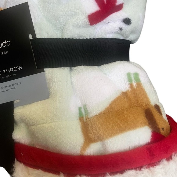NEW Cuddl Duds Cozy Plush Sherpa Throw Blanket Dogs Polar Bears (50in by 60in) - Picture 4 of 11